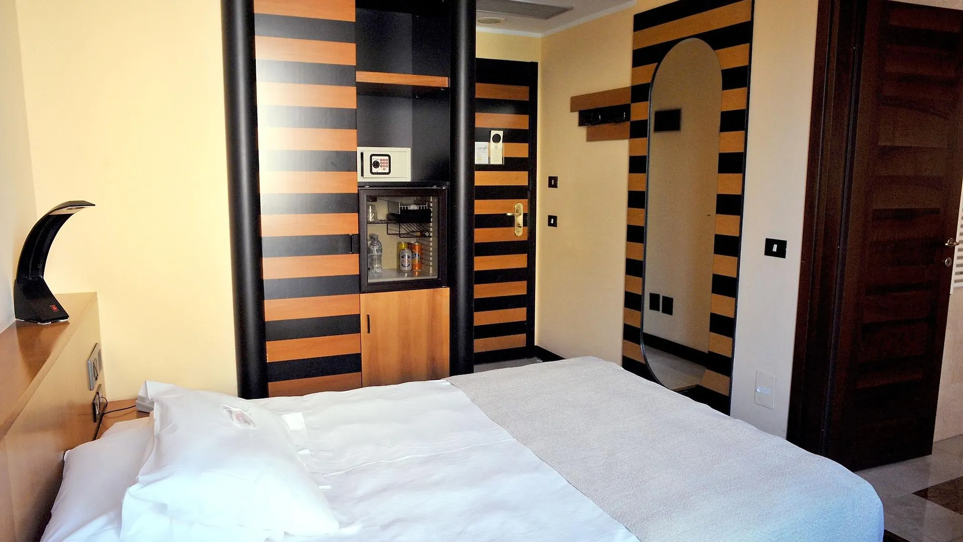 ****  Santa Barbara Hotel San Donato Milanese Włochy