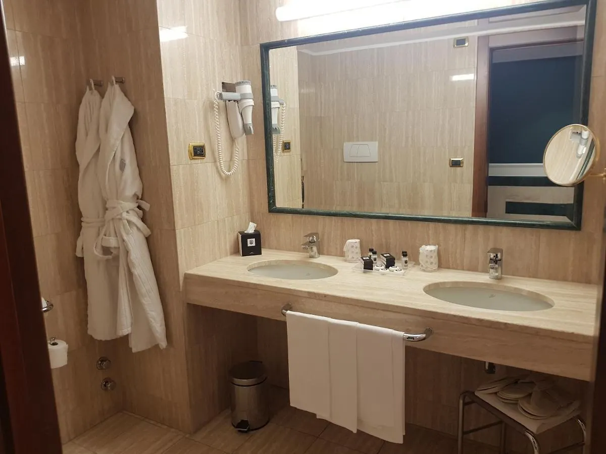 ****  Santa Barbara Hotel San Donato Milanese Italië