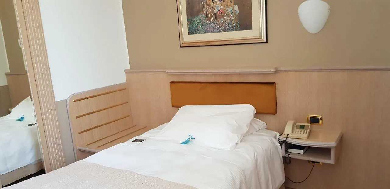 Santa Barbara Hotel San Donato Milanese 4*,  Italië